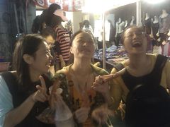 -六合夜市