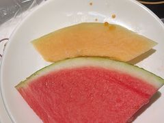 -钱小奴海鲜自助黑金店(杭州滨江龙湖店)