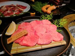 -山川小町·极番烧肉(新地假日广场店)