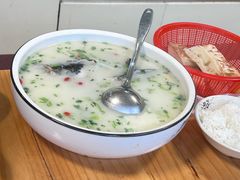 -美顺香食府鱼头老店(雪野湖店)