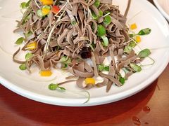 香椿苗黑豆腐丝-恭敬李·烤鸭(天坛北门店)