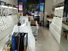 -诺柯视眼镜-蔡司依视路官方工厂店(淞南一店)