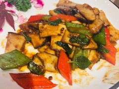 紫苏肉碎炒杏鲍菇-若蘭慈·无国界素食料理(欢乐海岸店)