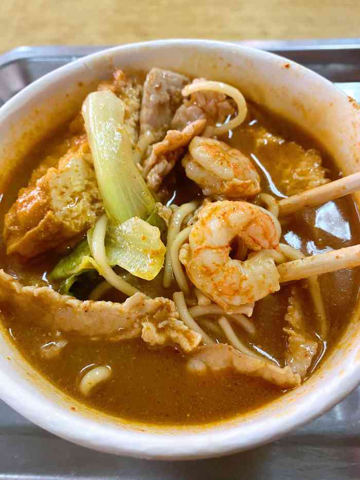 乌糖沙茶面-"「沙茶面」沙茶面吃的是汤头,乌糖的汤头就.