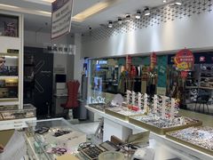 -美式眼镜·授权蔡司.依视路.尼康.豪雅.明月(人民广场店)