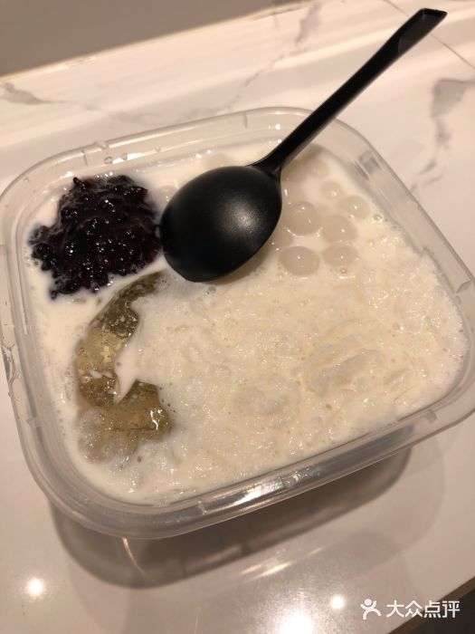 甜心闲生传统手工冰粉(太古里店)招牌白雪黑糯米冰粉图片