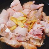 在家做猪蹄饭，卤一锅慢慢吃