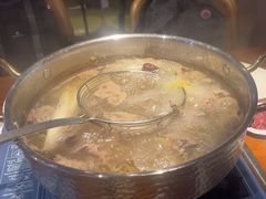 -牛满溢·自助潮汕鲜牛肉火锅(龙汇路店)