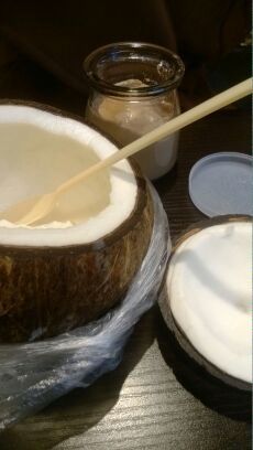 -志龙皇冠吃货椰子铺