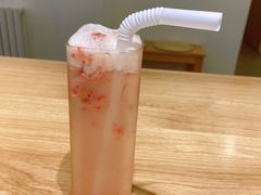 草莓益菌多-团子君寿司·茶