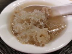 绣球菌竹荪猪肉汤-肴约·花园式餐厅(湖里店)