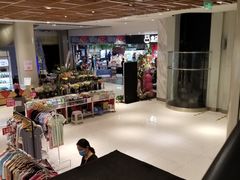 -资和信百货商场