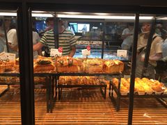 面包甜点陈列柜-皇冠幸福里动物奶油生日蛋糕(万达店)