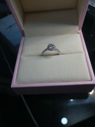 -威德钻石-克拉钻大本营(南京东路店)