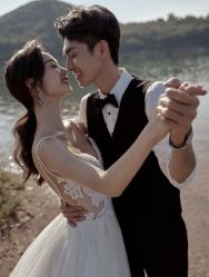 -易摄影婚纱摄影工作室