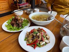 腊肉炒牛肝菌-翕庐小苑