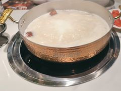 -洪氏嗨捞·广东猪肚鸡·椰子鸡火锅(西咸万象城店)
