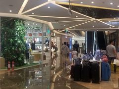 -王府井百货熙地港店