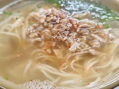-亮亮面馆(经六路店)