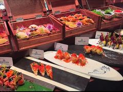 -雍容荟帝王蟹活龙虾展台自助(IFS黑金店)