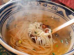 菌汤米线-蜗牛小馆醉乡民谣云南菜(惠新西里店)