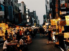 -六合夜市