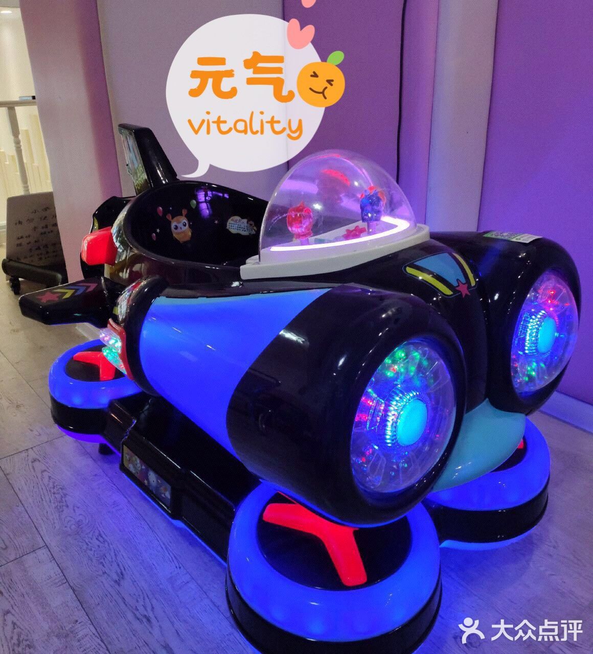 夏天游泳凉爽一下