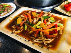 -周老三跷脚牛肉·全牛火锅(非遗传承店)