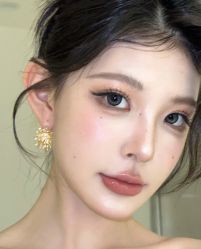 -明天见·化妆造型工作室