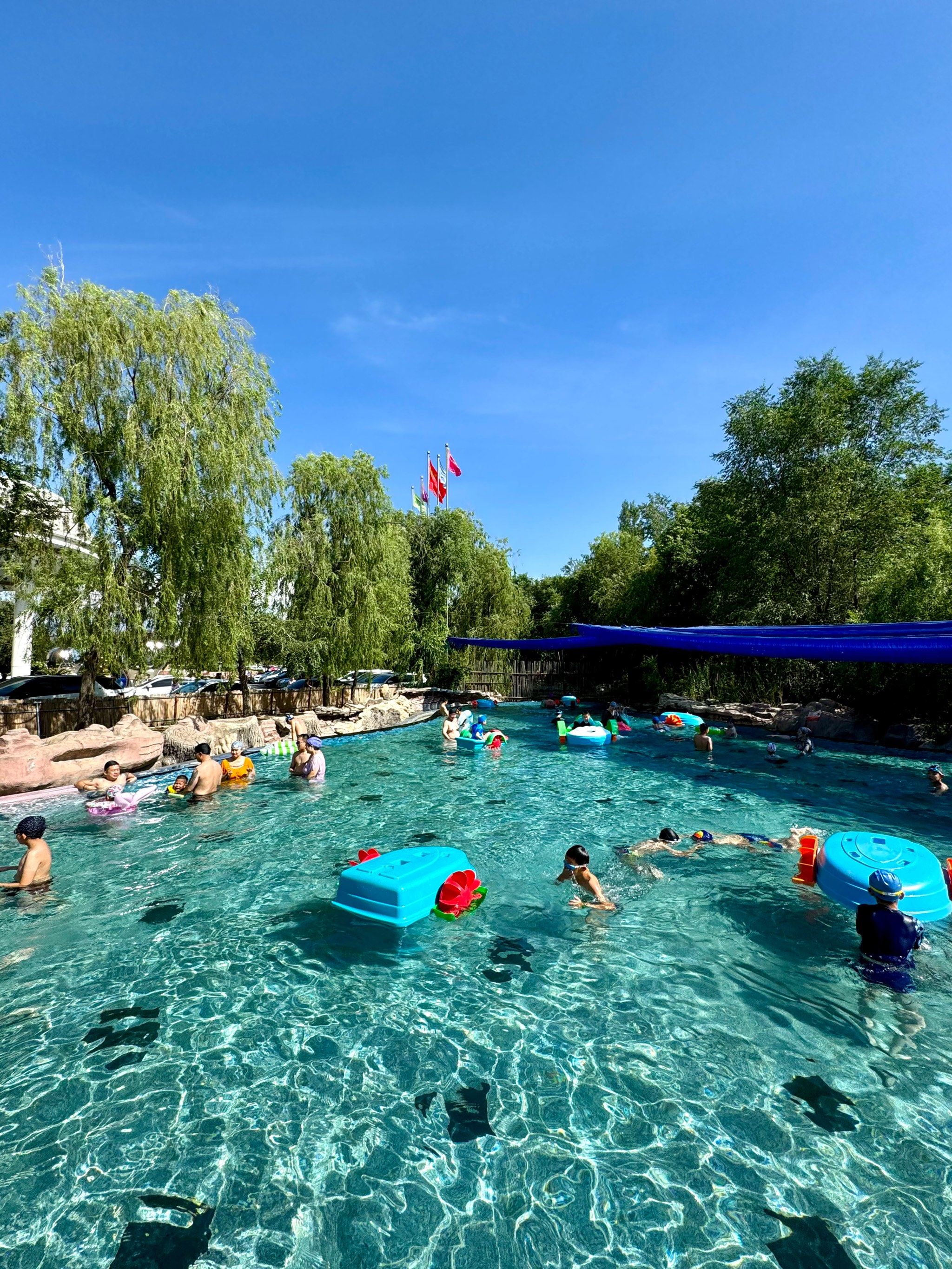 夏日炎炎,水世界可是避暑胜地
乌鲁木齐水世界的领跑者——维斯特