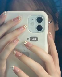 -悦指间美甲美睫