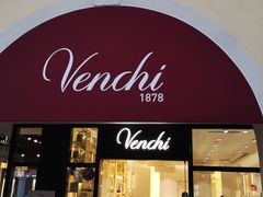 门面-VENCHI 闻绮(上海佛罗伦萨小镇店)