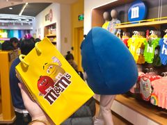 -m豆巧克力世界(上海世茂广场店)