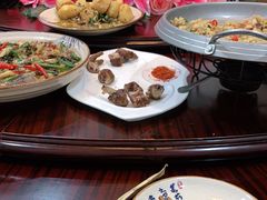 -黄桷树曹家私房菜(江与城店)