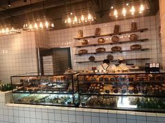 面包甜点陈列柜-81BAKERY(大学路店)