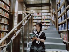 -钟书阁(群光广场店)