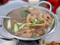 猪弯骨藕汤-小民大排档(光谷店)