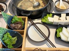 -汤宴·参须肚包鸡(南京路店)