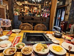 -老牌坊云南鱼豆花火锅(爱建店)