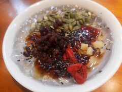-诚铭记·虾仁汤包·成都小吃(融创店)