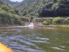 -龙潭峡谷漂流