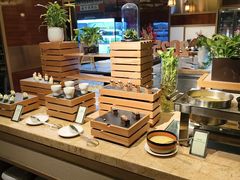 -大中华希尔顿酒店-念自助餐·嗨啤·小龙虾