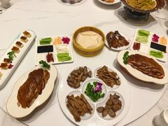 一鸭六吃-梅利汴京烤鸭•开封豫菜地标店(东大街店)