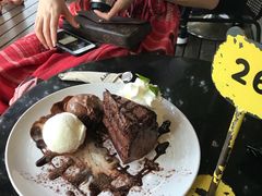 -莓园冰淇淋店