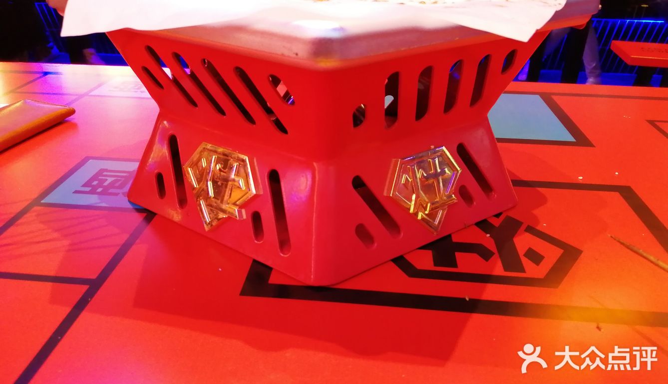 汉街一家明星开的烧烤店拔草[礼花][礼花]