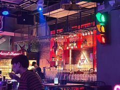 -UP嘻哈酒吧(粉巢店)