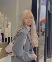-Tloml salon