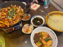 -富正毅三下锅·湘西韵味(天门山索道店)