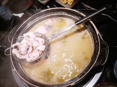 女王锅-小椒娘撒椒鱼火锅(三八广场店)
