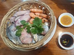 一篮鲜鱼饭-百年银屏蚝烙·潮汕菜·非遗(乐山店)